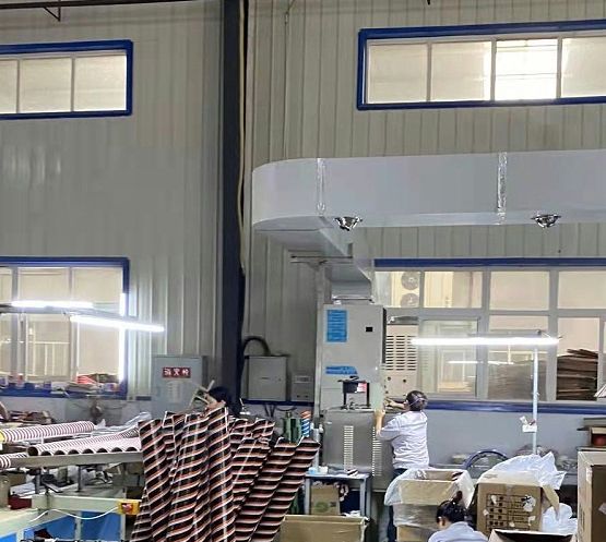 工業省電空調鐳雕工廠降溫工程案例.jpg